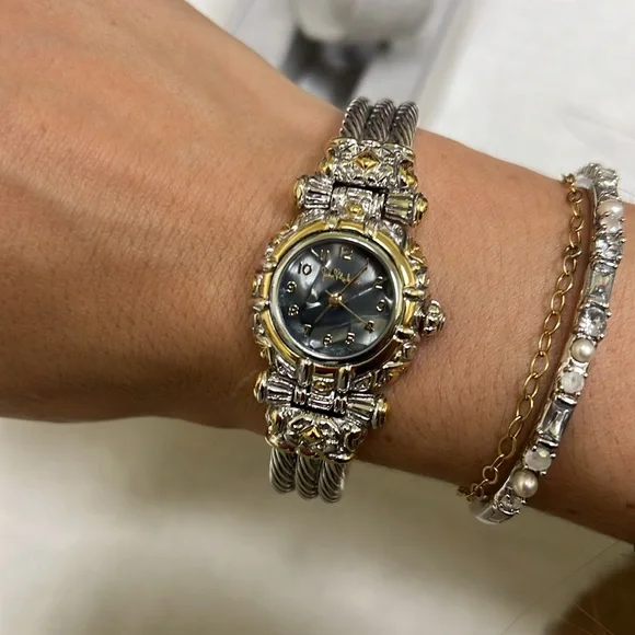 Vintage John Medeiros Bracelet Watch - Picture 3 of 3